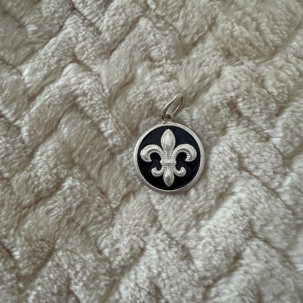 Lola Silver and Black Fleur-de-Lis Pendant 
Size small